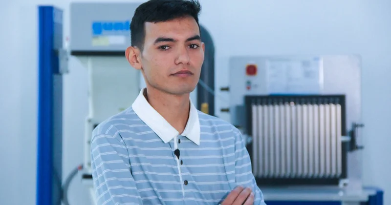 “BMU da laboratoriya dərsləri öyrənməni daha maraqlı edir” Kosta Rikalı tələbə