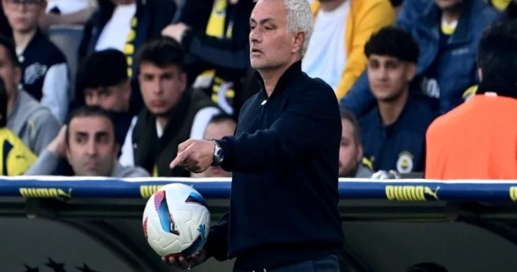 Joze Mourinyoya Rusiyadan DƏVƏT: “Gəlməyə hazırdır”