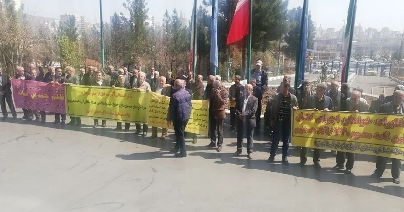 Azərbaycanlı təqaüdçülər yenidən etiraz eyləmi keçirdilər