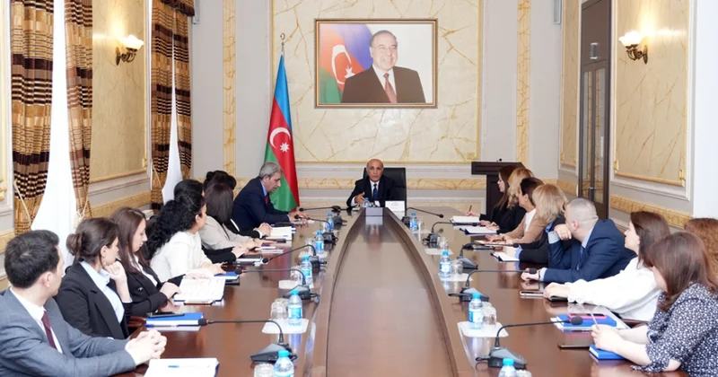 Dövlət Komitəsində Azərbaycan ədəbi dilinin düzgün tətbiqinə dair görüş keçirilib