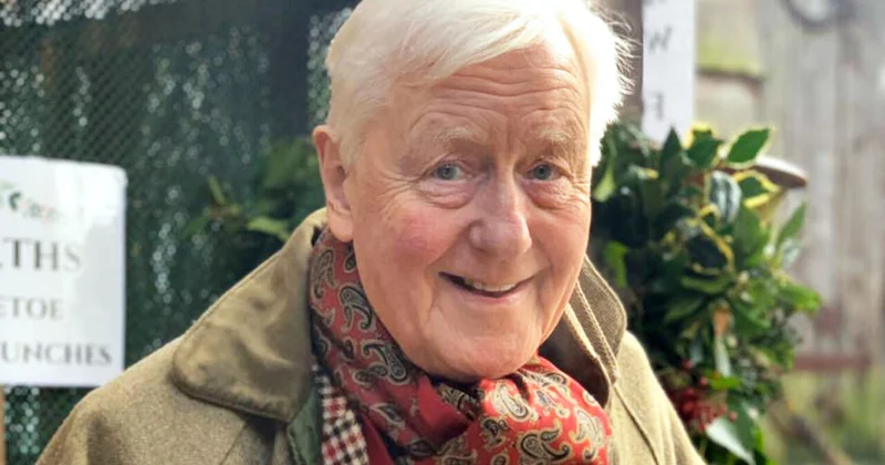 73 летний британский миллионер ищет любовь на Tinder