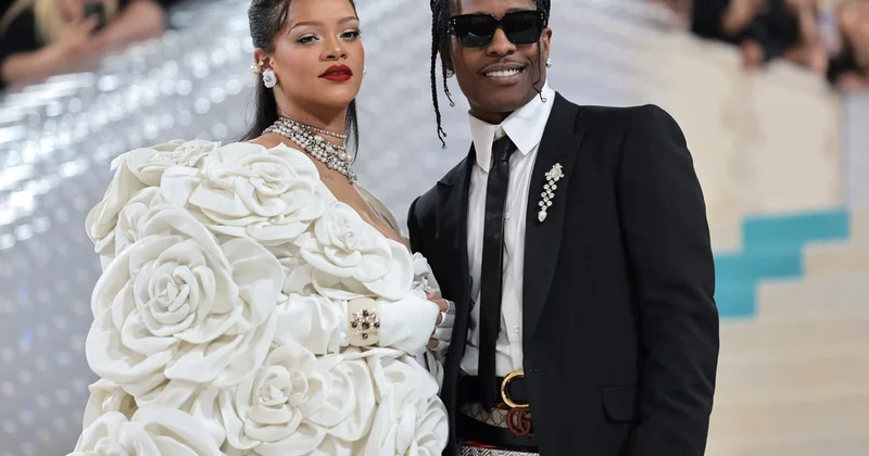 Məşhur reper Rihannanın geyimlərini geyinir