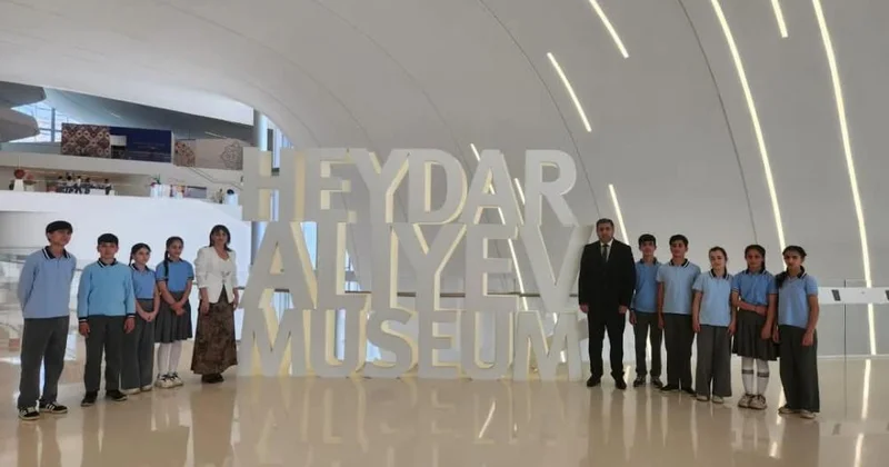 Şagirdlərin Heydər Əliyev Mərkəzinə ekskursiyası təşkil olunub