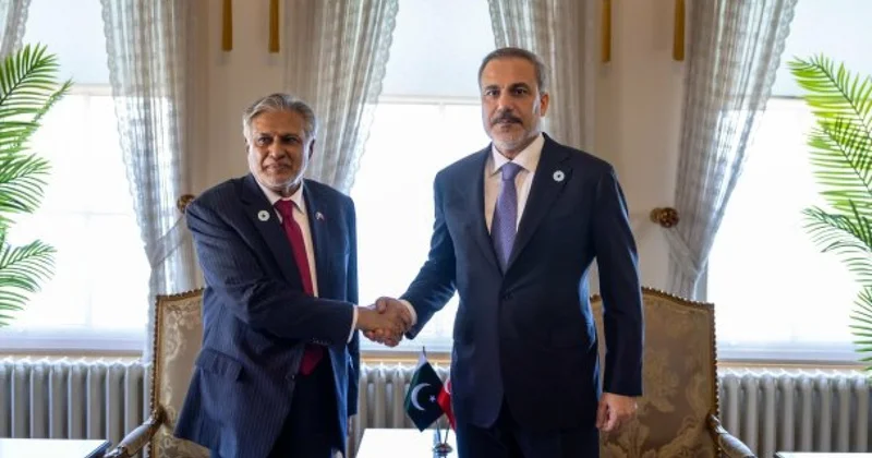 Hakan Fidan pakistanlı həmkarı ilə danışdı
