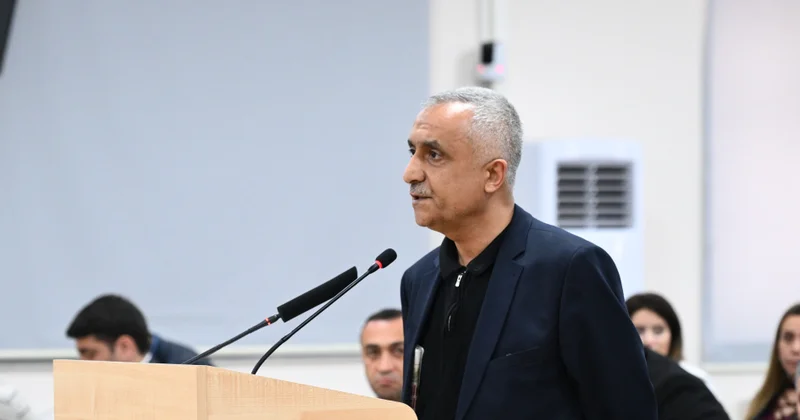 Havalı havalı dolaşıram Şuşada, qərib kimi...