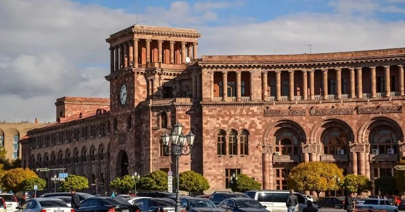 Sorğu: Ermənilərin təxminən 86 % i Azərbaycanla sülh sazişi layihəsi ilə tanış olmaq istəyir
