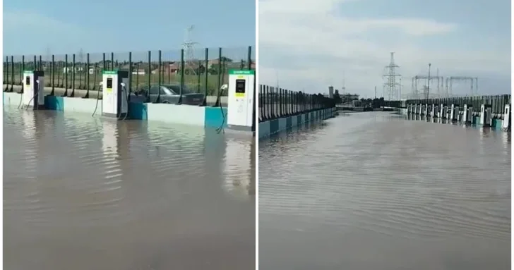 В Баку электрозаправка ушла под воду после ливня