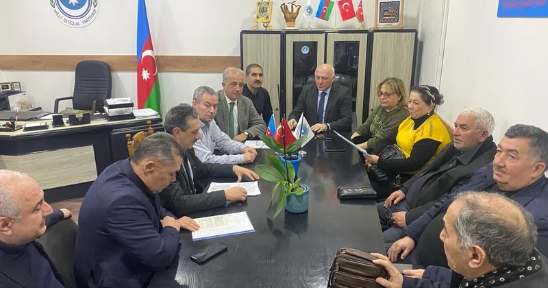 AMİP daxilində nə baş verir? İclasda gərginlik yaranıb