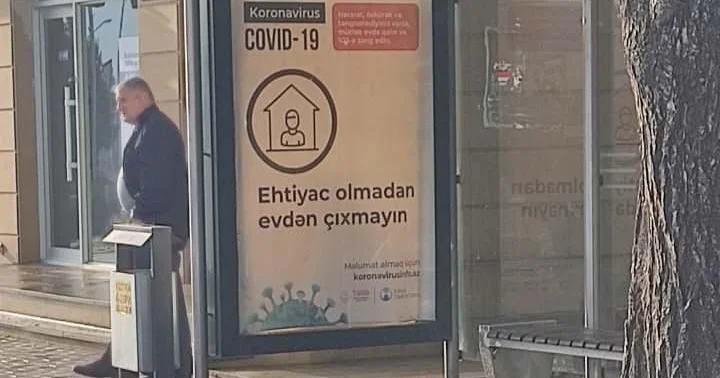 Avtobus dayanacaqlarında “Covid” hələ də “yaşayır” AYNA nınsa başı cərimə yığmağa qarışıb (FOTO)