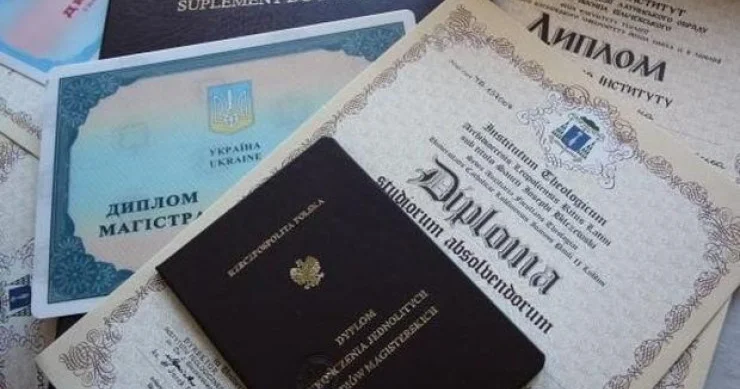 Kağız parçasından fərqlənməyən diplomlar Bu universitetləri seçməyin! SİYAHI