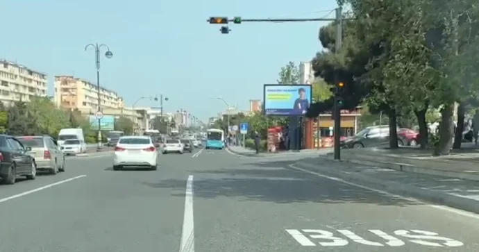 Bu yoldakı avtobus zolağı sürücüləri tələyə salır VİDEO