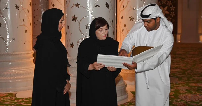 Parlament nümayəndə heyəti Əbu Dabidə Şeyx Zayed məscid kompleksi ilə tanış olub