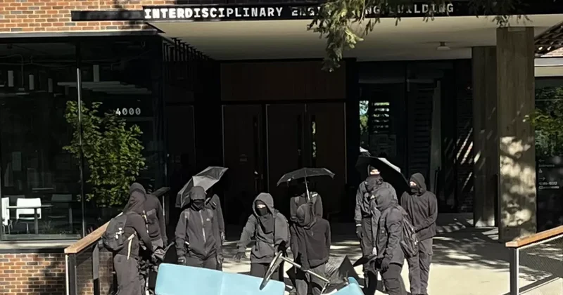 ABC: Здание Вашингтонского университета захвачено группой пропалестинских протестующих
