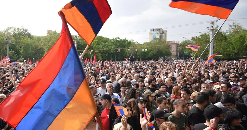 60% армян недовольны отказом от посредничества России