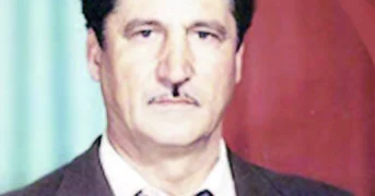 Muğama nəfəs verən xanəndə