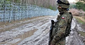Miqrantlar Belarus sərhədində polşalı sərhədçini yaralayıblar...
