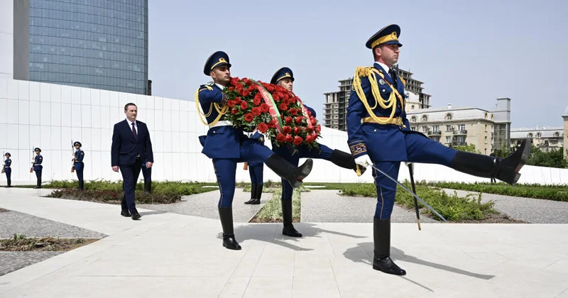 Премьер министр Беларуси посетил Парк Победы в Баку ФОТО