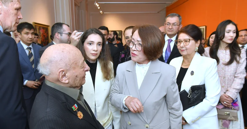 В Баку открылась выставка Диалог культур: Казахстан Азербайджан