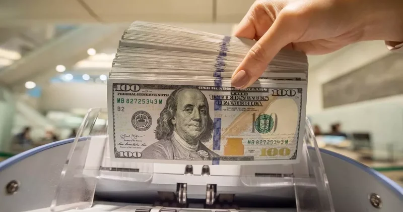 ЦБА: В обменных пунктах Азербайджана покупка инвалюты превысила продажу на 190 миллионов