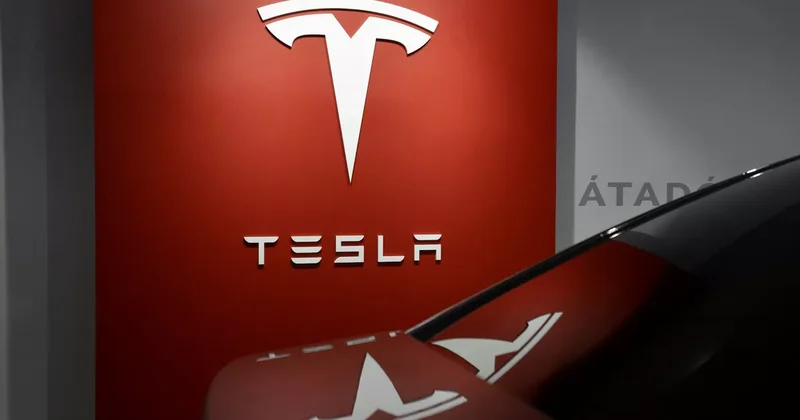 Tesla отзывает сотни тысяч автомобилей в США: ПРИЧИНА