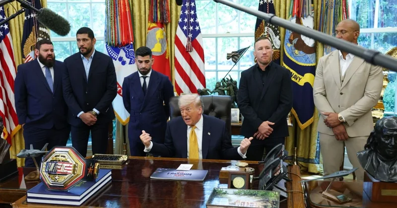 UFC döyüşçüləri Ağ Evdə Donald Trampla görüşüblər