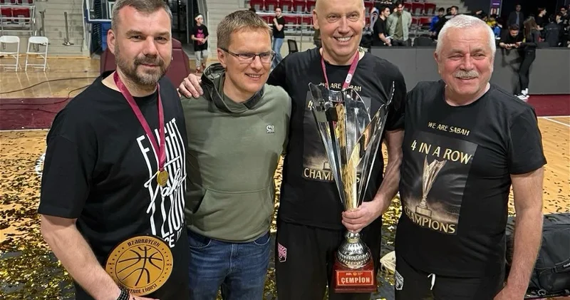 Дамбраускас поздравил Сабах и Куртинайтиса с очередным чемпионством в АБЛ