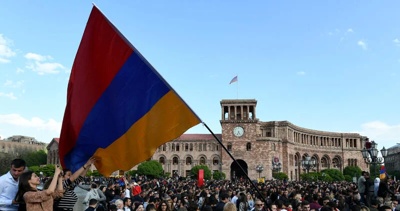 Ermənistanda seçkiöncəsi “müharibə qorxusu” siyasi alətə çevrilir
