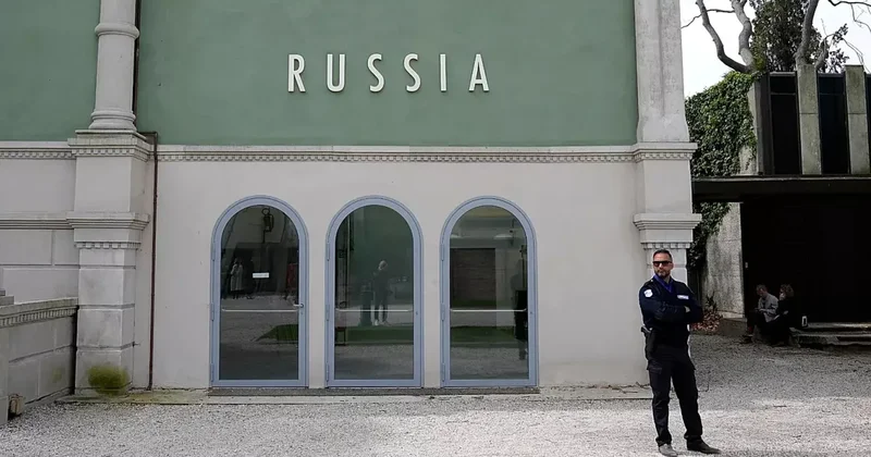 FT: Российский павильон втягивает Венецианскую биеннале в скандал с санкциями ЕС