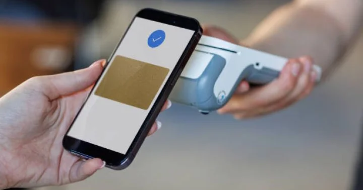 Mərkəzi Bank NFC ödənişi zamanı hesabdan silinmələrin gecikməsinə münasibət bildirib