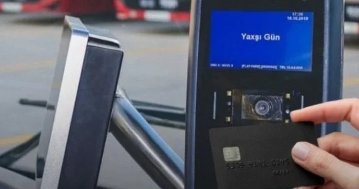 ЦБА разъяснил ситуацию с дополнительными списаниями при оплате проезда банковской картой