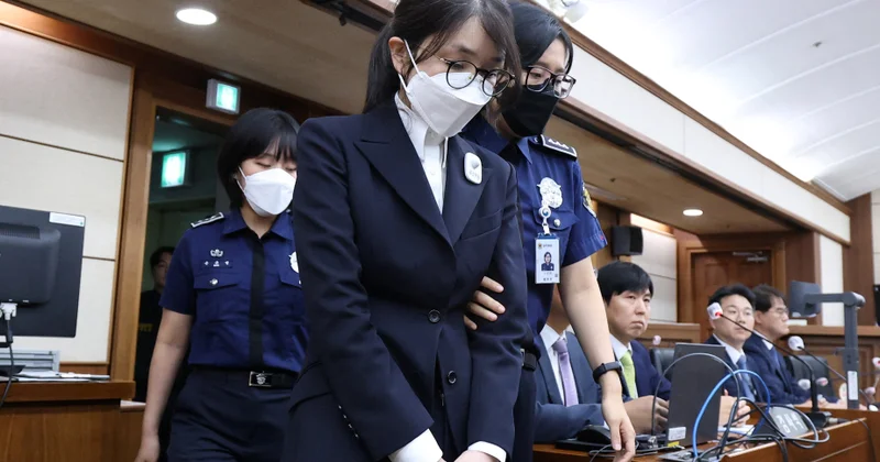 “Yonhap”: Cənubi Koreyanın keçmiş birinci xanımının işi üzrə hakim ölü tapılıb
