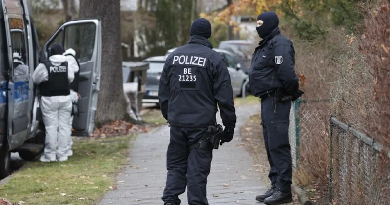 Almaniyanın 8 şəhərində neonasistlərə qarşı polis reydləri keçirilib