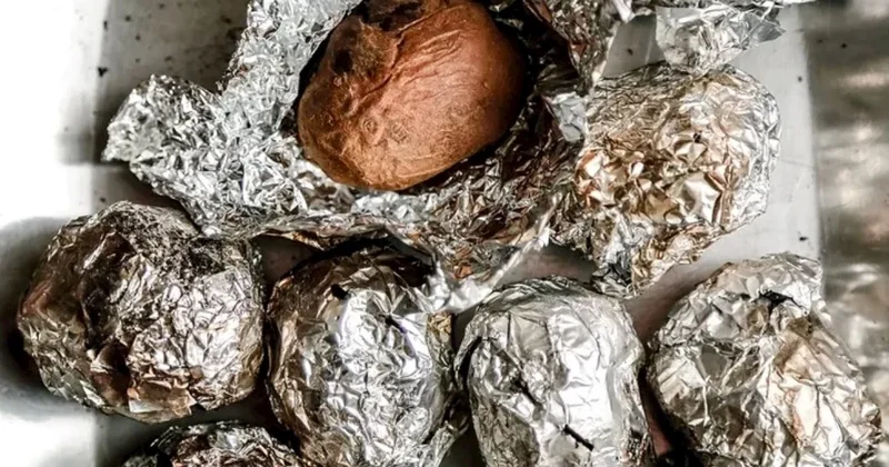 Aşpazlar xəbərdarlıq edir Folqaya bükülən o tərəvəz zəhərə çevrilir