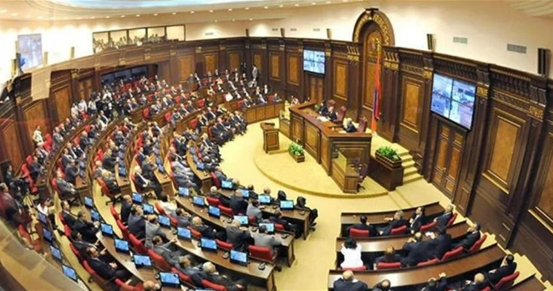Парламент Армении ограничил доступ родственников чиновников к тендерам