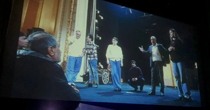 Sumqayıt teatrının sənət yolu “Müşahidə” filmində əks olunub