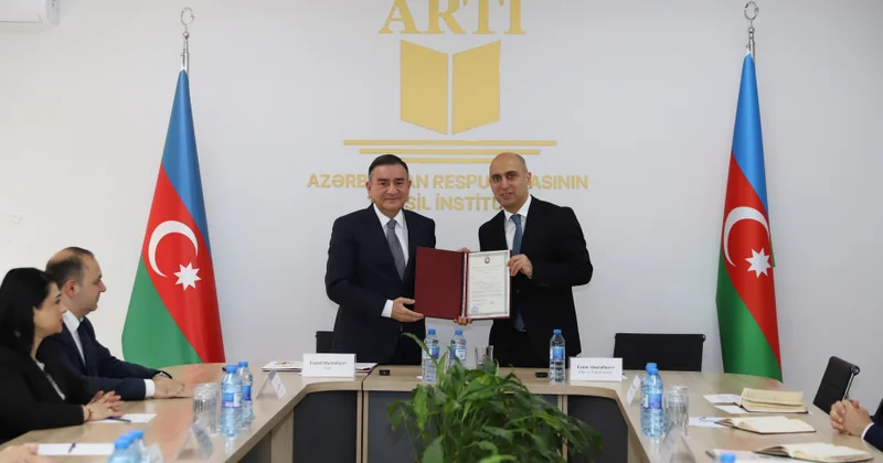 Təhsil İnstitutuna akkreditasiya haqqında şəhadətnamə təqdim edilib