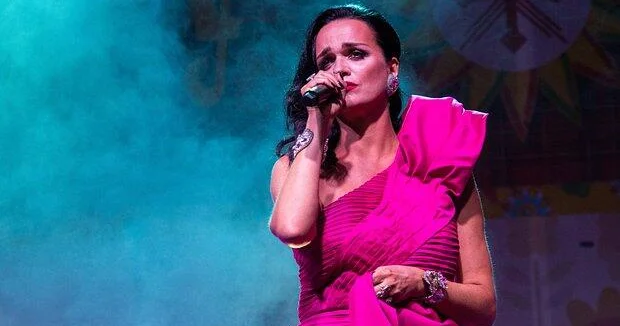 Певица Слава попала в больницу