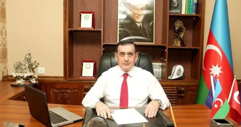 Partiya sədri Xameneinin artistləri sözünə görə məhkəməyə verildi