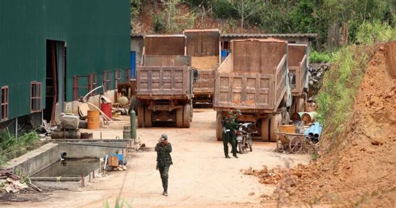 Myanmada altı yaşlı qız generalı öldürdüyünə görə HƏBS EDİLDİ
