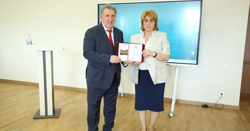 Akademik İradə Hüseynova AMEA nın Fəxri fərmanı ilə təltif olunub