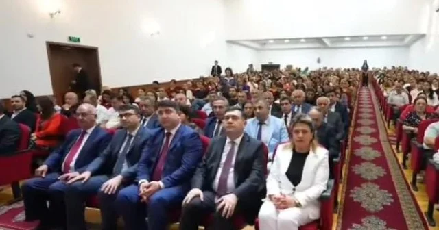 Təhsil İşçiləri Azad Həmkarlar İttifaqı tərəfindən tədbir keçirilib VİDEO