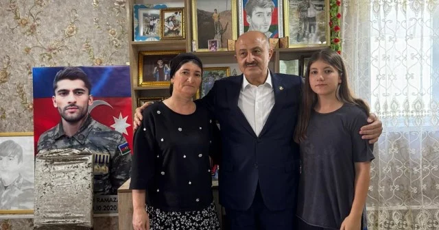Millət vəkili şəhidin ailəsinə baş çəkdi FOTOLAR