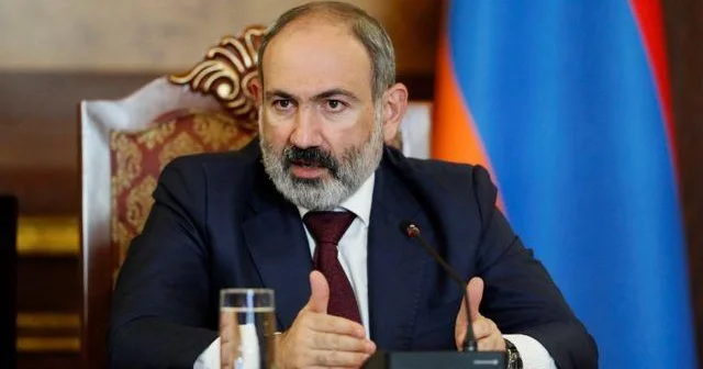 politoloq: Paşinyan Bakının tələbi ilə Qarabağ səhifəsini tamam bağlayıb