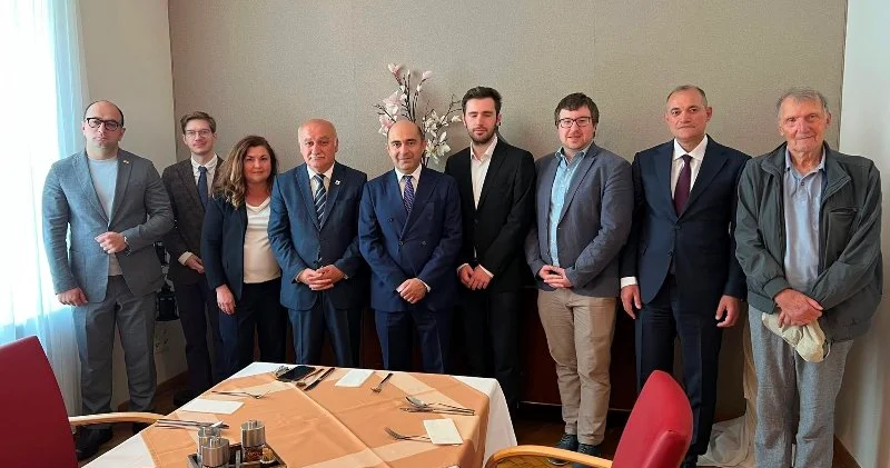 Ermənistan və Azərbaycan siyasətçiləri görüşdülər FOTO