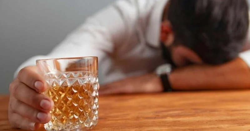 56 yaşlı kişi evində sevgilisi ilə yeyib içdi, ona şiddət göstərdi TƏFƏRRÜAT