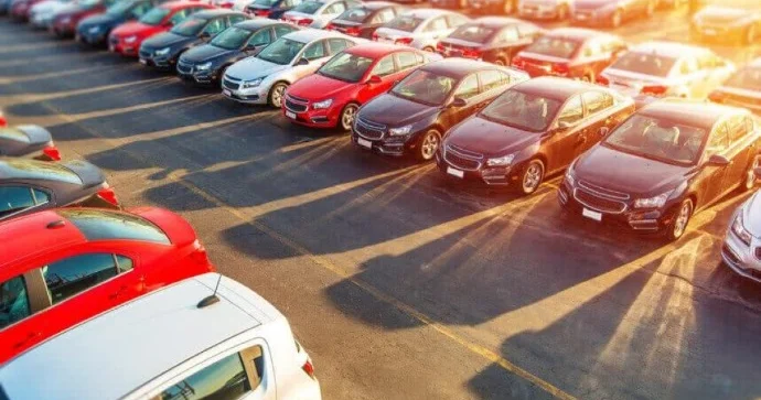 İkinci əl avtomobil idxalında ciddi artım Yapon maşınları çoxdur