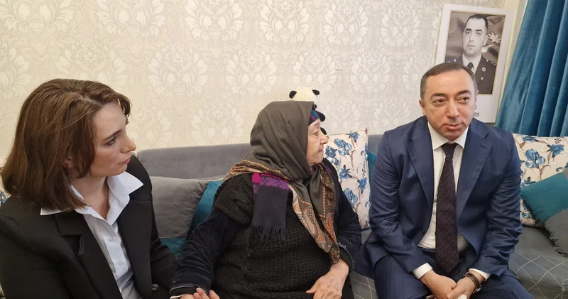 Sumqayıt Bələdiyyəsinin rəhbərliyi şəhid və qazi ailələrini ziyarət ediblər
