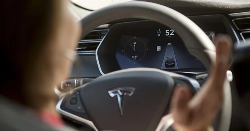 Tesla nın məhkəmədən qəribə istəyi