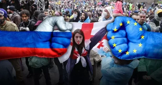 Gürcüstan Rusiyaya yaxınlaşır, Avropadan uzaqlaşır POLİTOLOQ