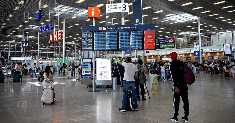 AK rusiyalı mütəxəssis və vətəndaşlara vizaların verilməsini sərtləşdirəcəK